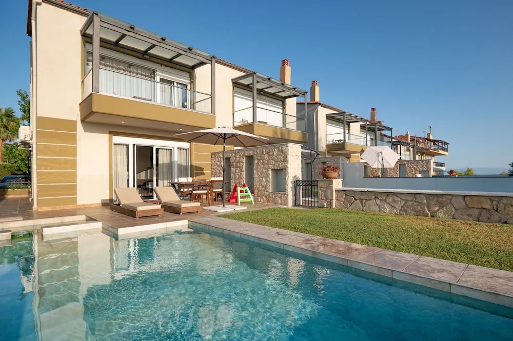 Sunny Villa Tessera