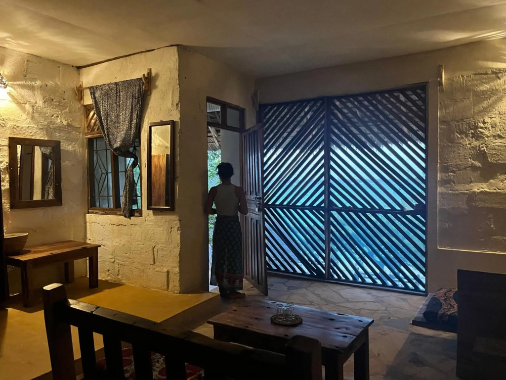 Sazani Beach Lodge and Tidal Lounge