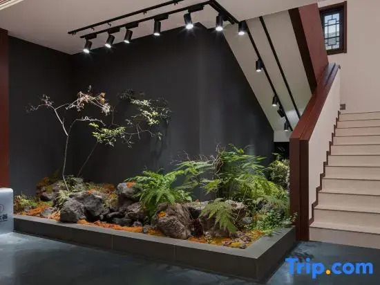 Millennium City Park West Garden No. 3 Homestay (Wansui Mountain Wuxia City)