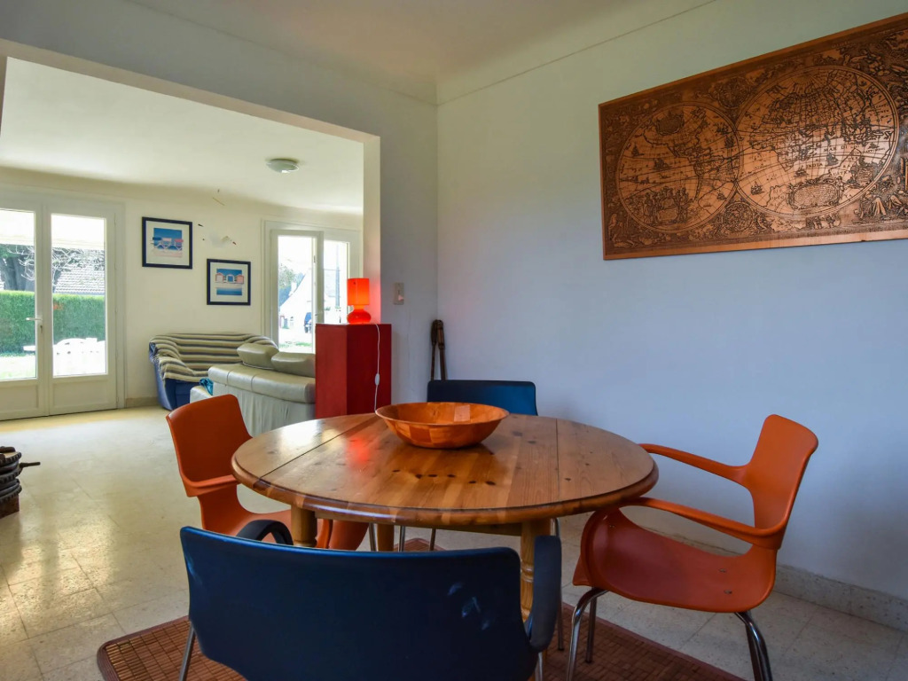 Serene Holiday Home in Pénestin, 300m from the beach