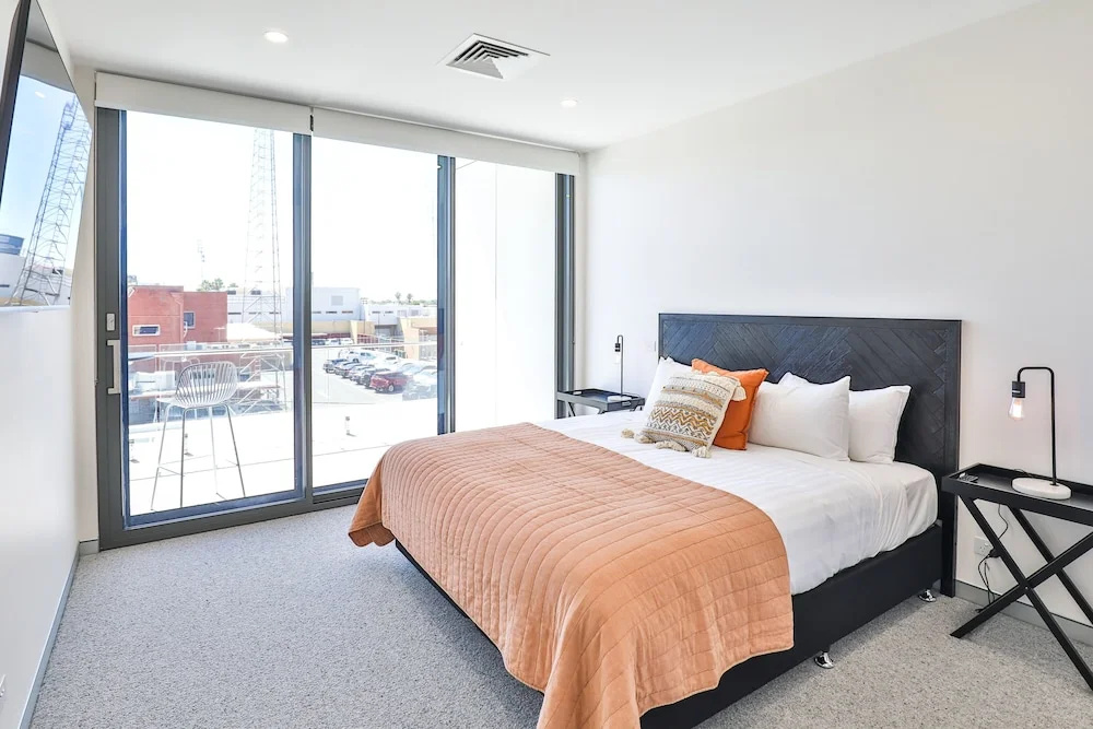 Indulge Apartments - City View Penthouses