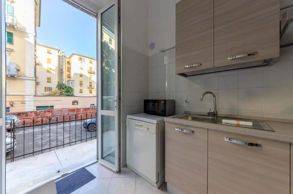 ALTIDO Modern Flat for 6 in the heart of Genova Foce