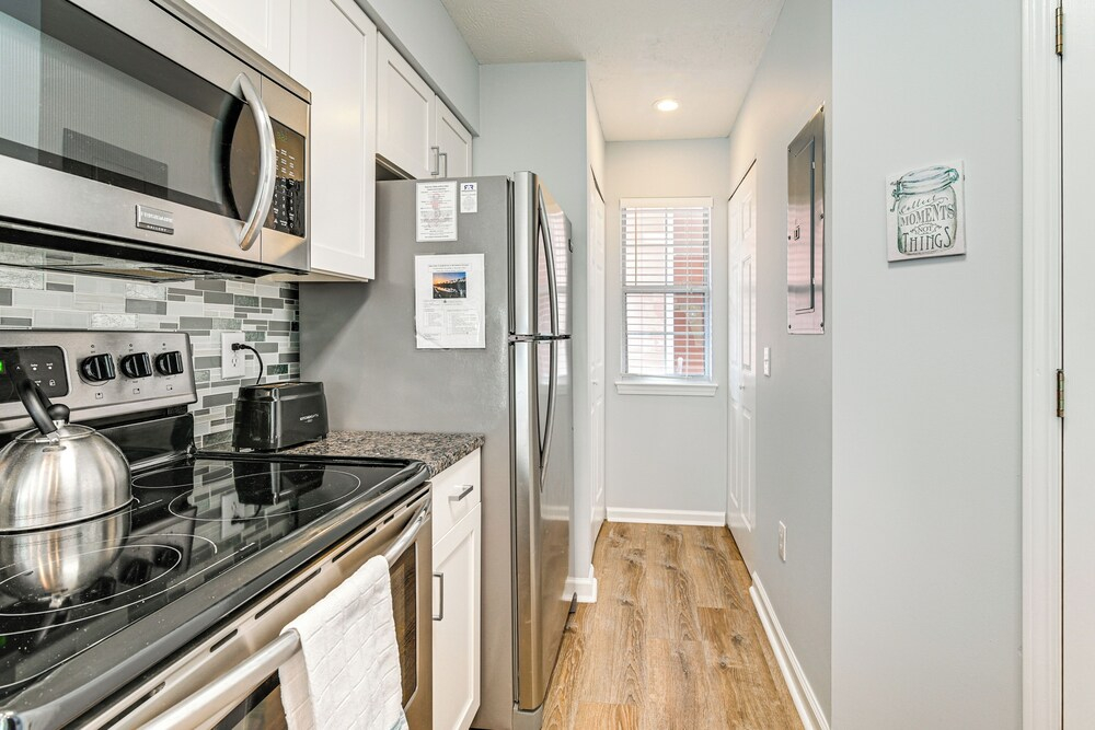 Resort Amenity Access: Chic Myrtle Beach Condo!