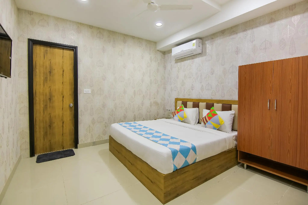 OYO Flagship 76399 Rajouri Garden