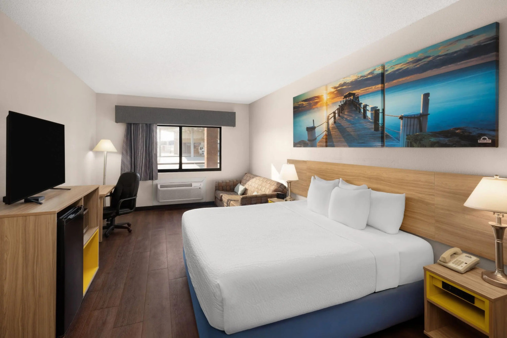 Days Inn by Wyndham Phenix City Near Fort Benning