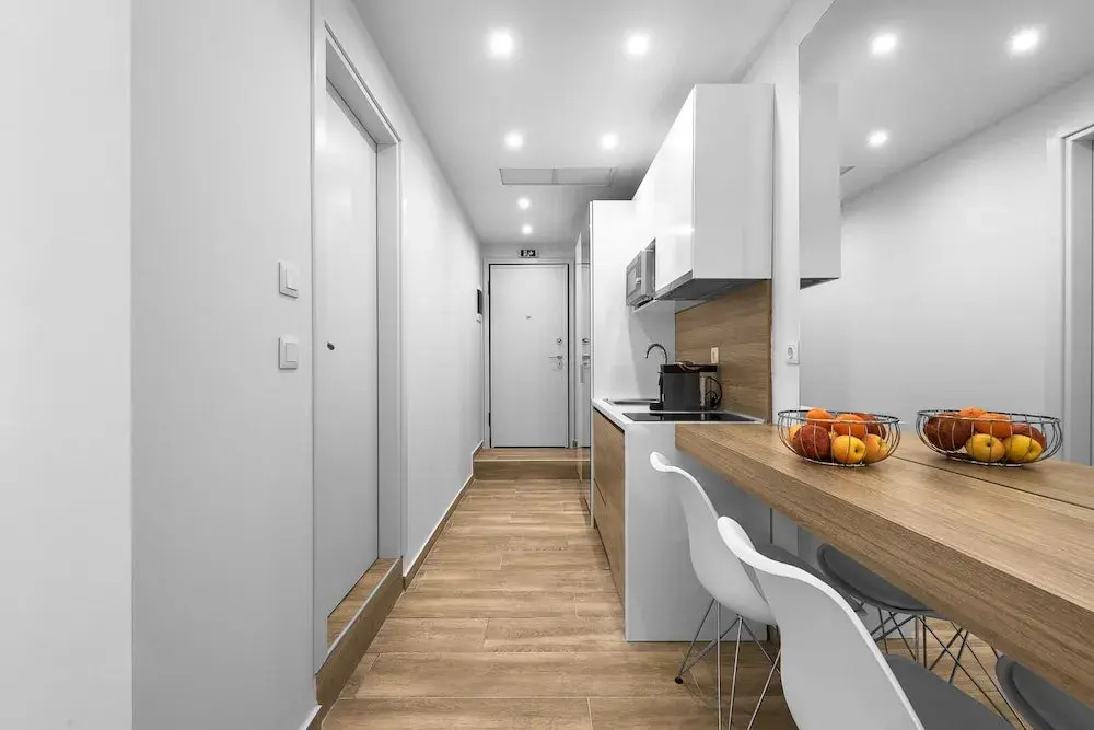 Avenue, Nilie Hospitality MGMT