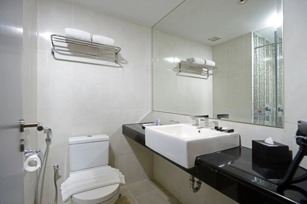 CROWN PRINCE Hotel Surabaya Managed by Midtown Indonesia