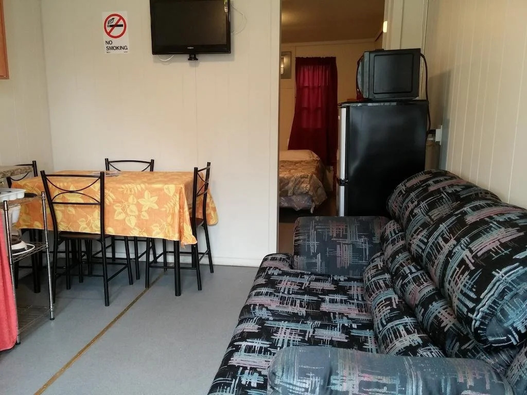 Rivershore Cottages