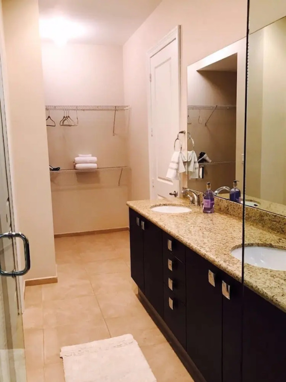 4BR Townhouse 906 by Ideal Experience VR