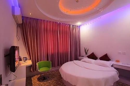 Qingdao Sweet Space Business Hotel