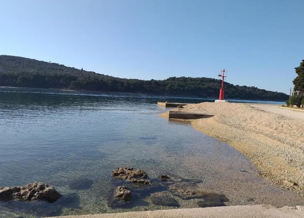 Apartment in Cres With Sea View and Old Town