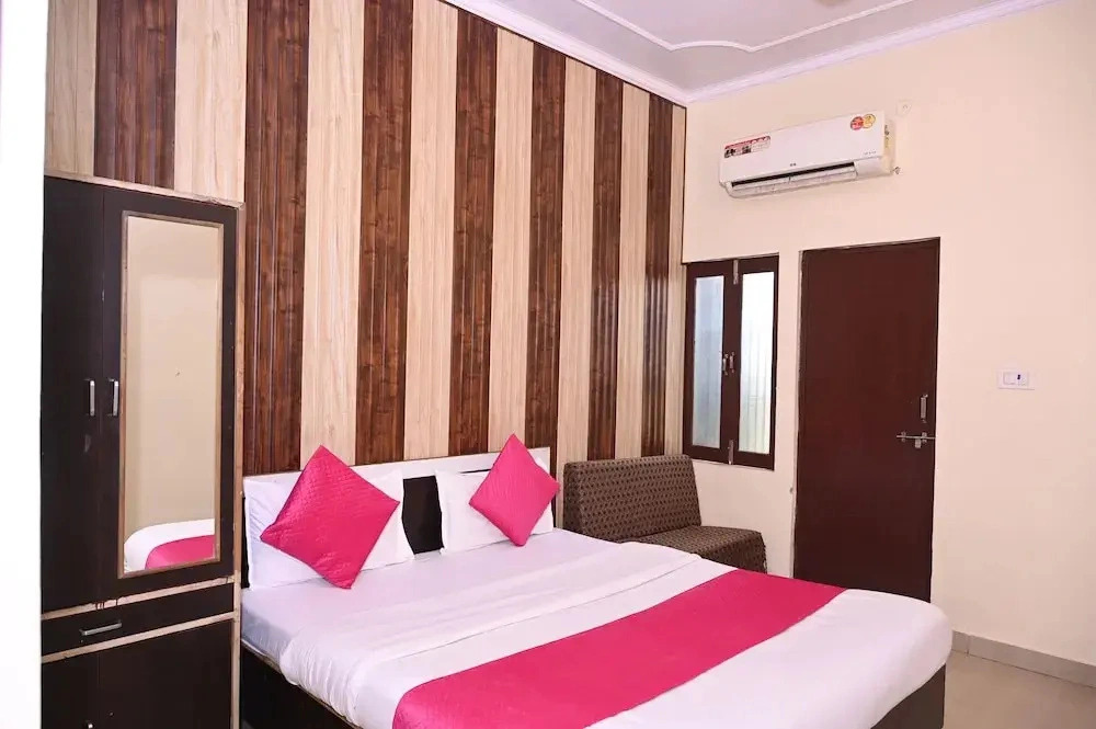 Hotel Pavitri I 5 Min Walk Kashi Vishwanath