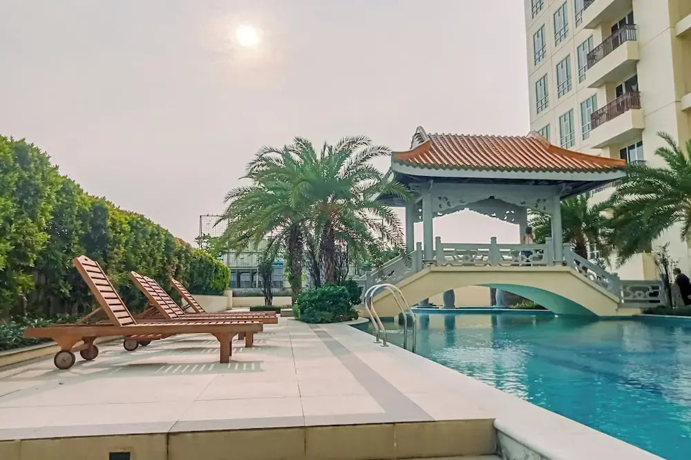 2Br Apartment Near Jakarta Kota Station At Lucky Tower Residence