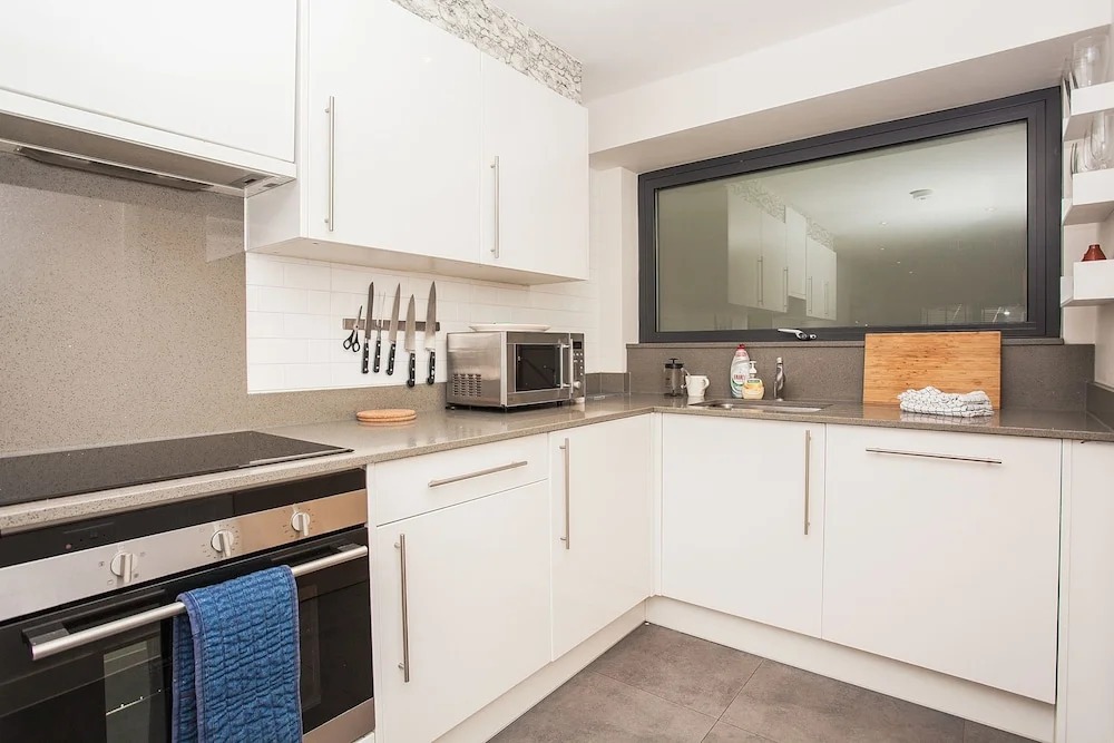 Beautiful Duplex Flat, sleeps 6, close to tube