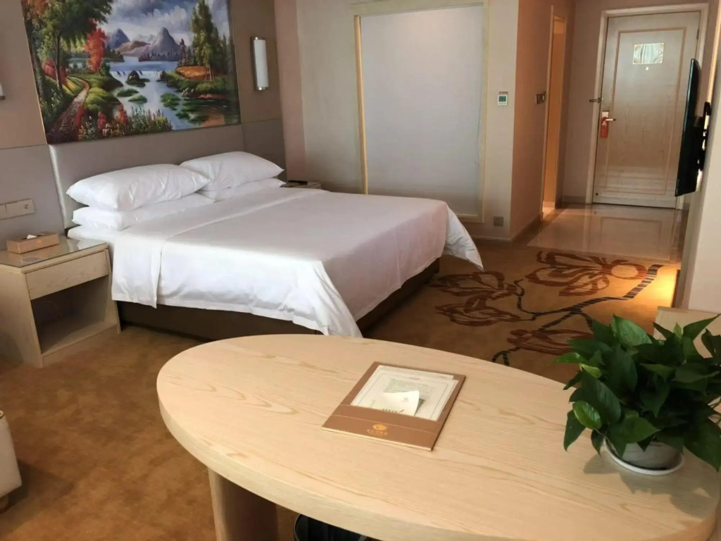 Vienna Hotel (Huizhou High-speed ​​Railway North Station Xiaojinkou)