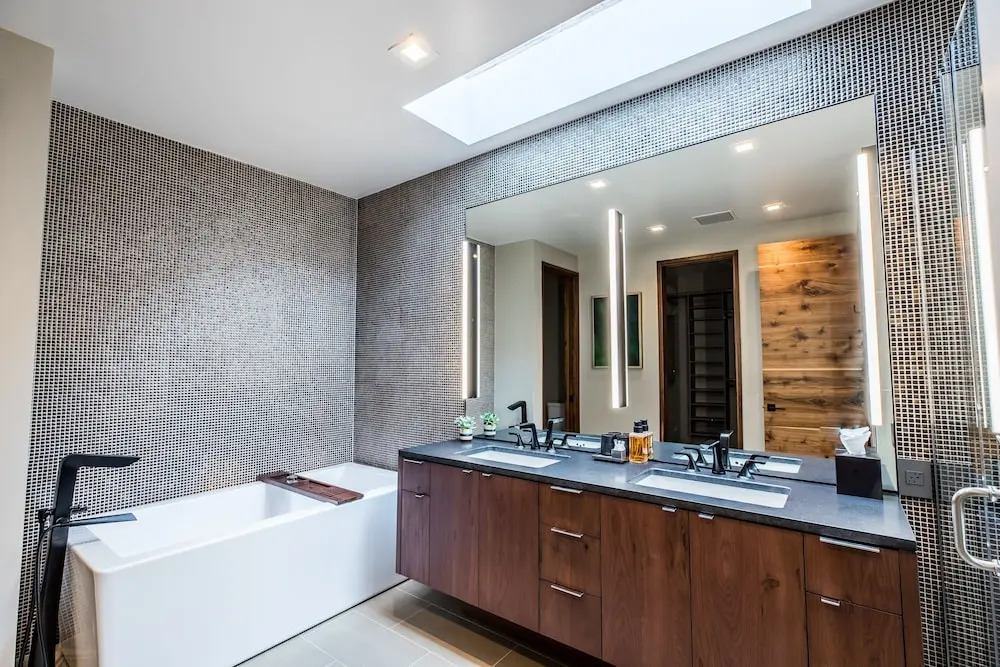 Luxury Service 2 King Suites & Pool Sleeps 4 Daily Hk 2 Bedroom Condo
