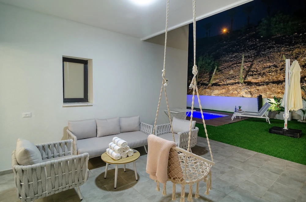Dov Garden apartment with private pool