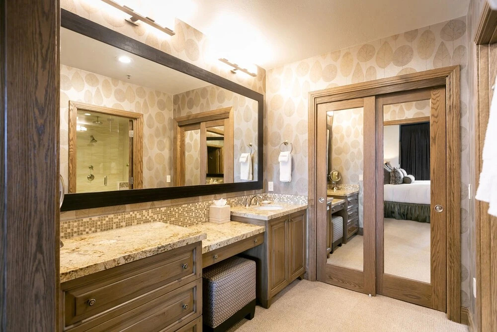 Premium Luxury Three Bedroom Suite with Two Hot Tubs