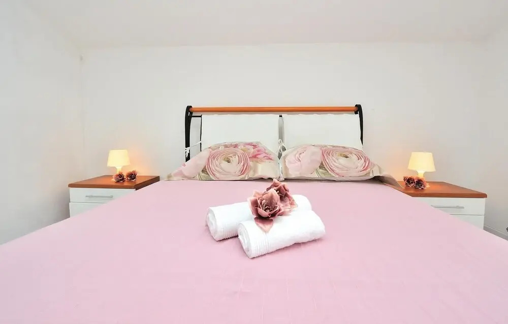 Beautiful Home in Sv Filip i Jakov With Wifi and 4 Bedrooms