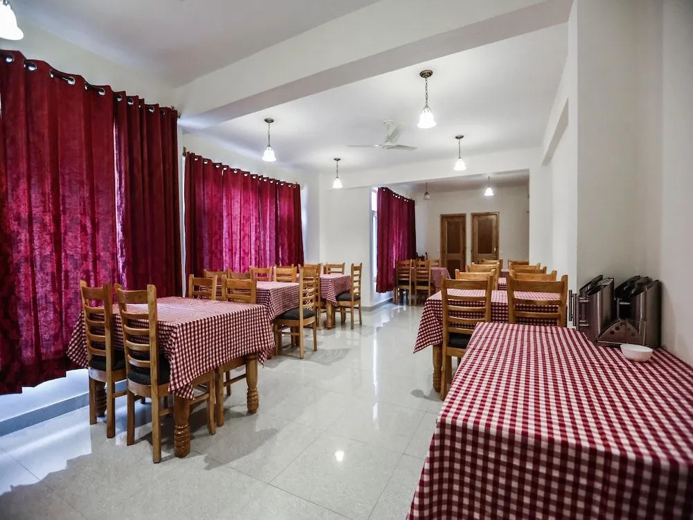 OYO 15074 Neha Regency