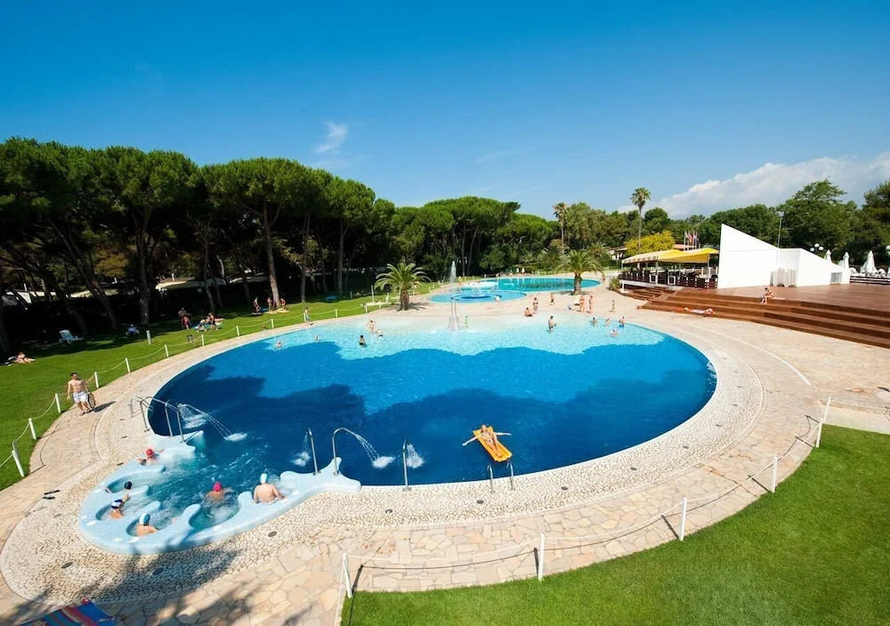 Happy Camp mobile homes in Villaggio Camping Baia Domizia