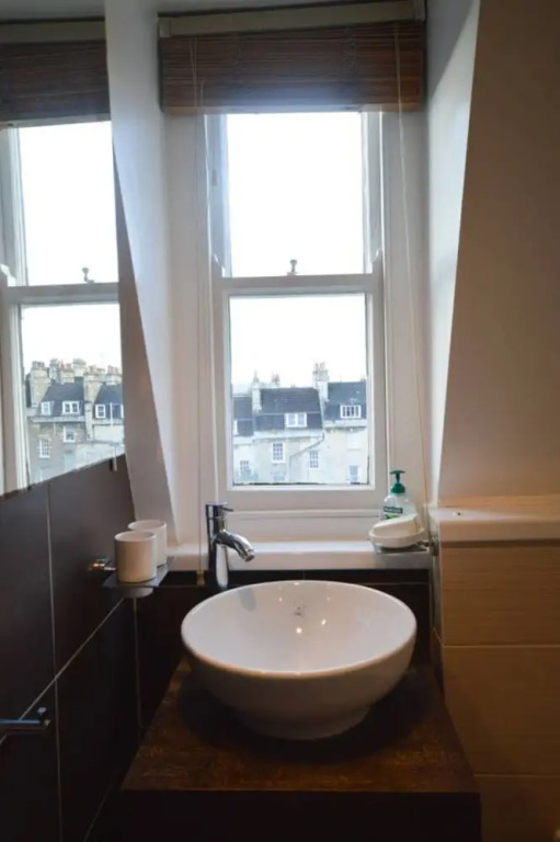 Central Cosy Flat In Great Location