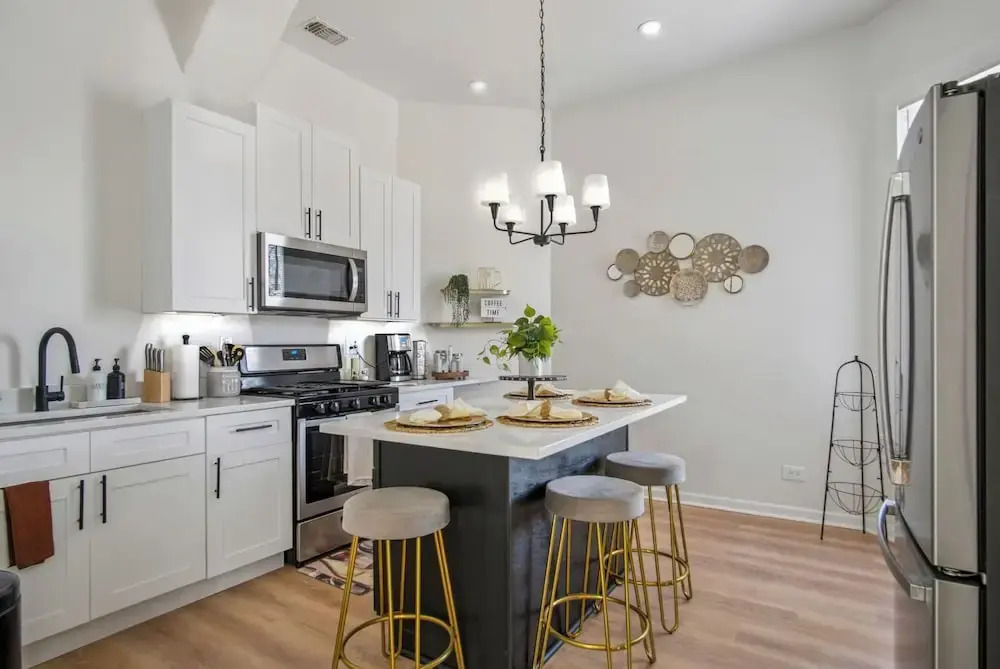 Cozy Historic Gem: 5 Mins to Downtown SA
