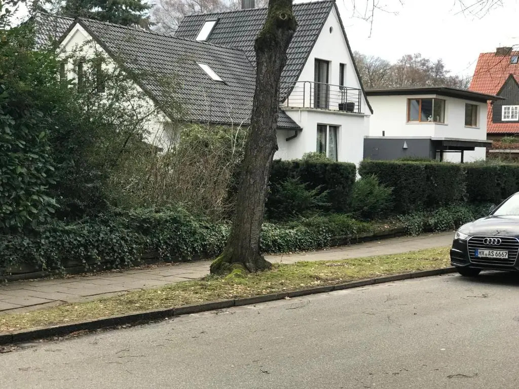 Hamburger Villenviertel, ganzes Haus mit 5 Einbettzimmern,1 Esszimmer