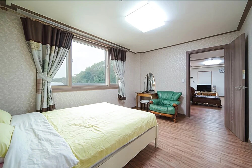 Yeoju Midmi Pension