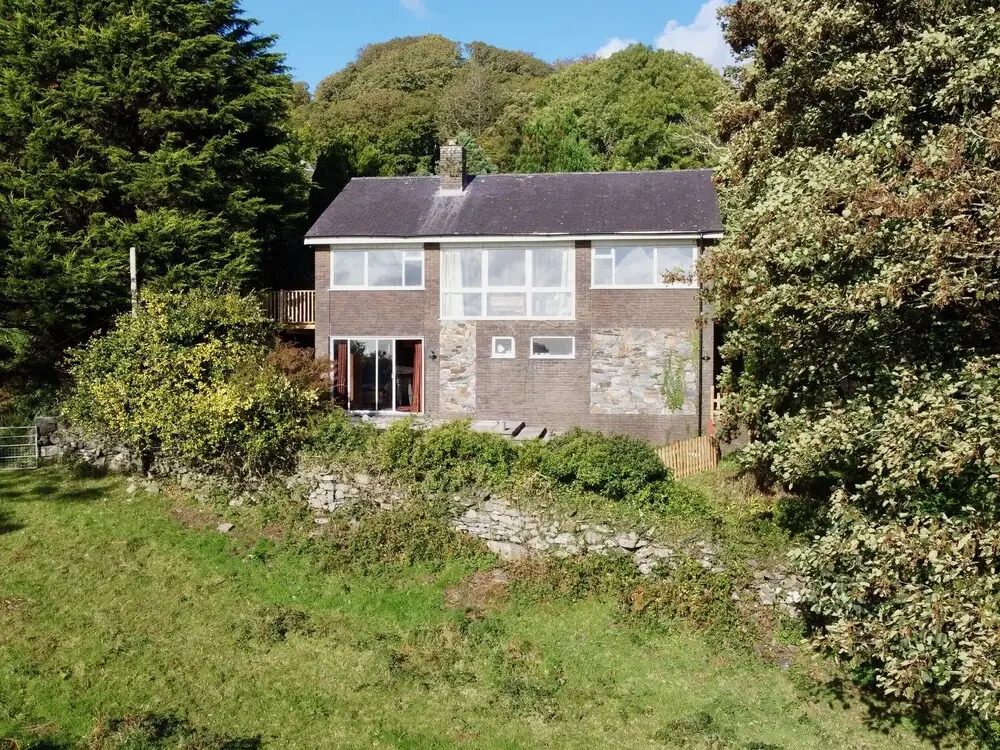 Pant Golau House