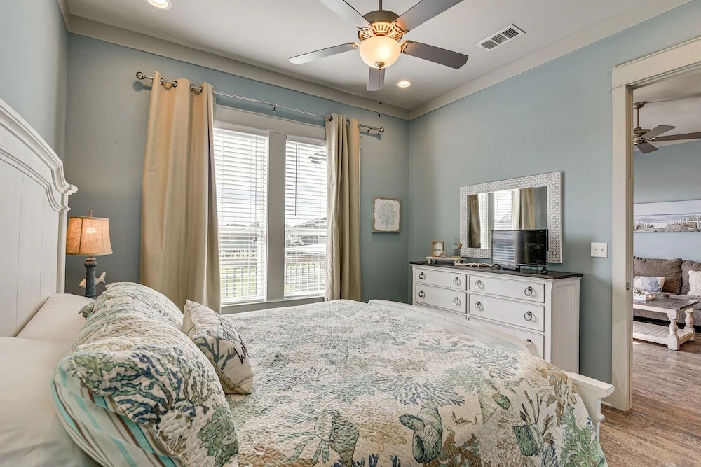 Texas Gulf Coast Home: Walk to Bolivar Beach!, Port Bolivar