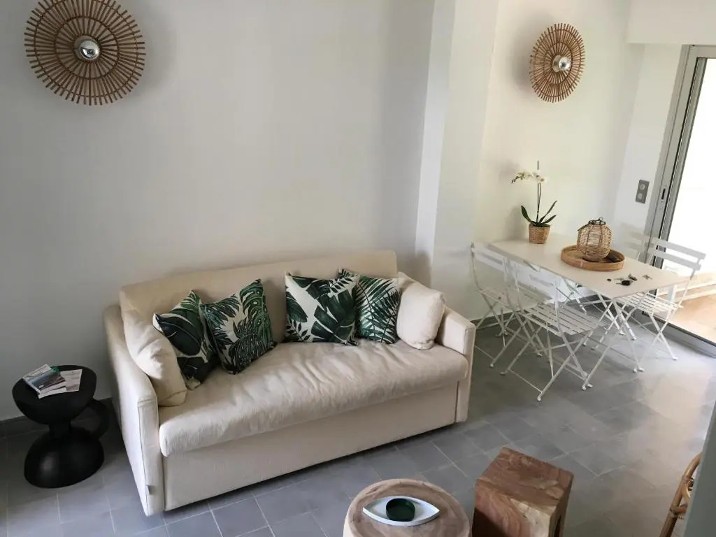 Saint-Tropez walking distance, sea view house