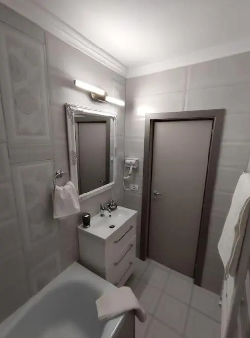 RELAX Downtown Suite