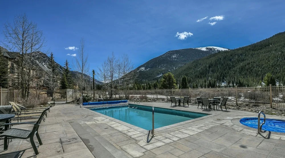Red Hawk Lodge 2249