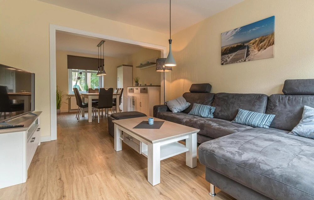 3 Bedroom Beautiful Home In Ockholm