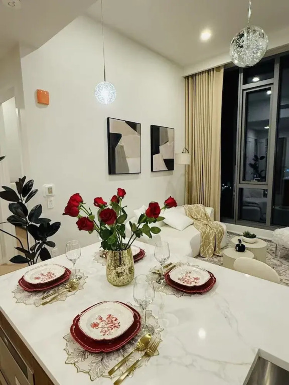 New Luxury Penthouse w Pool Gym in Flushing