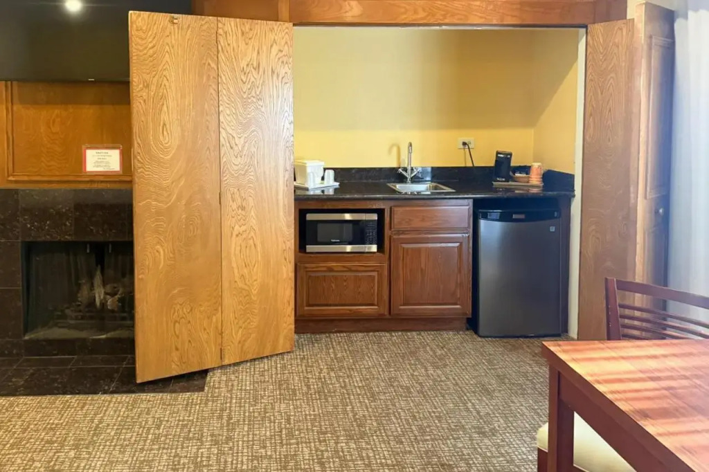 Comfort Inn Monterey Peninsula Airport