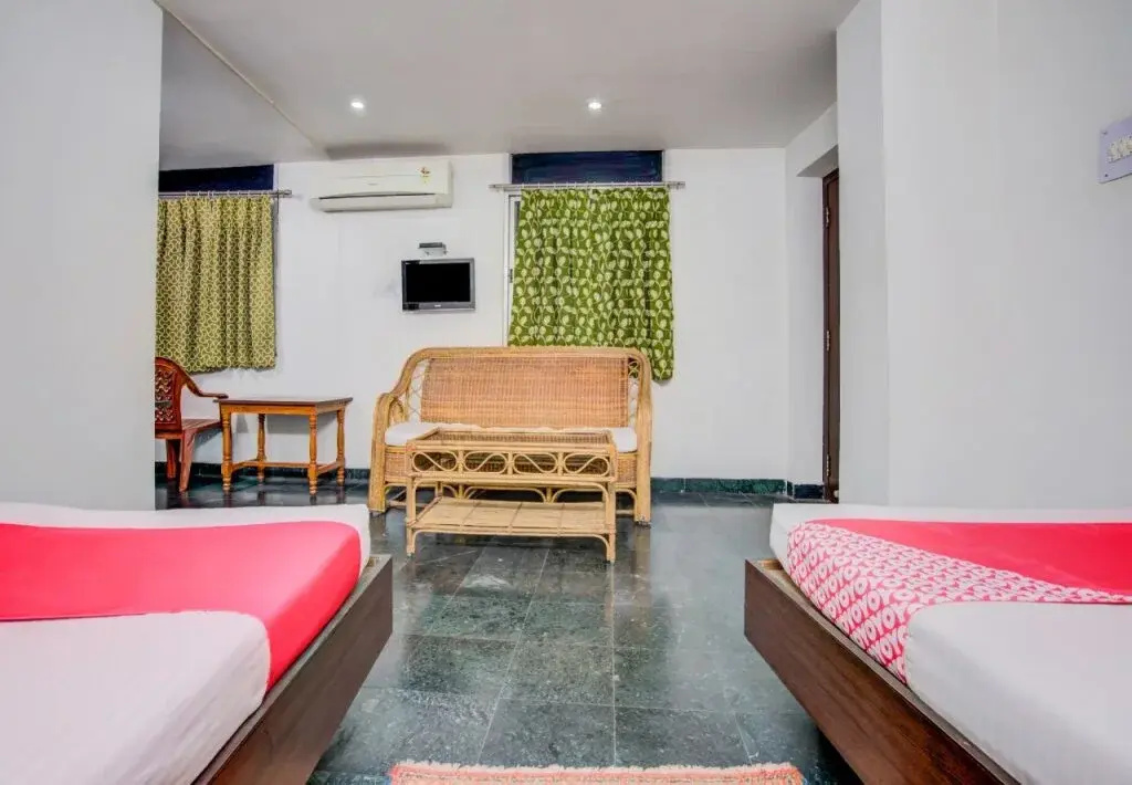 Sekhar's Rest House By OYO Rooms