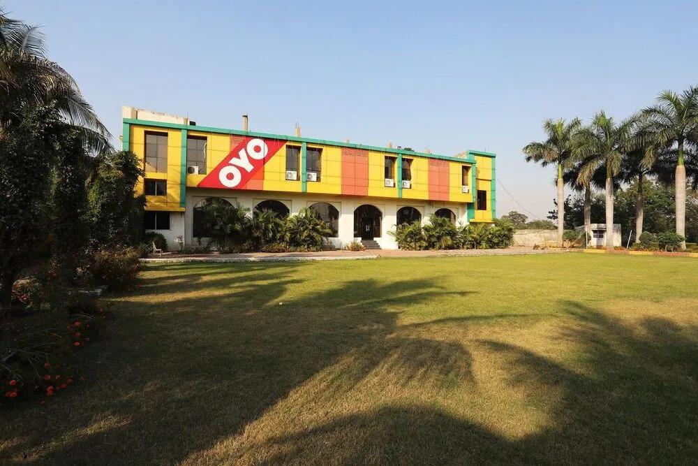 OYO 17277 Dhotre Marriage Garden