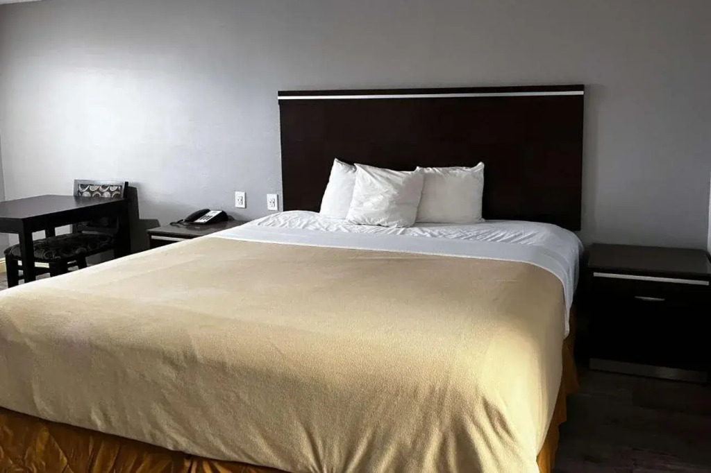 Quality Inn & Suites Artesia