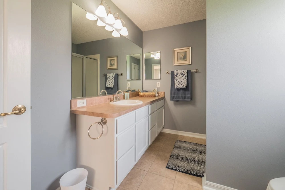Deerfield Lane 1253 by White Pelican VR