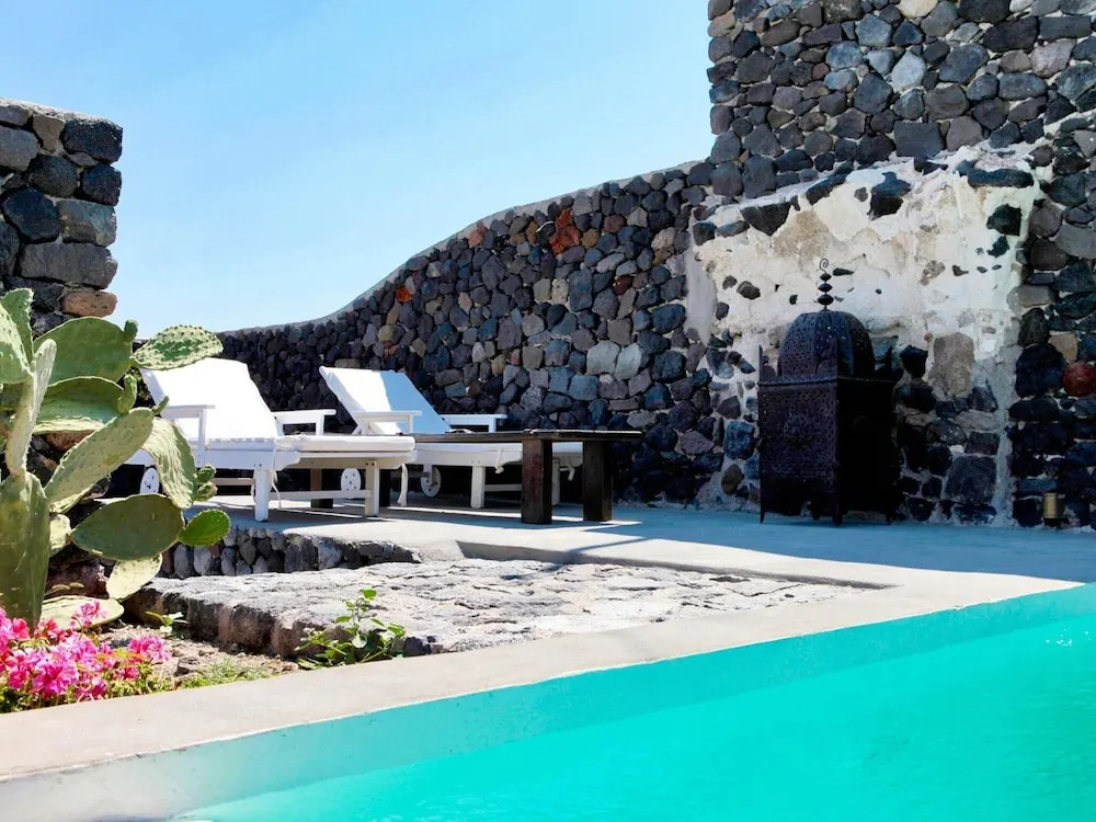 Extravagant Villa in Megalochori