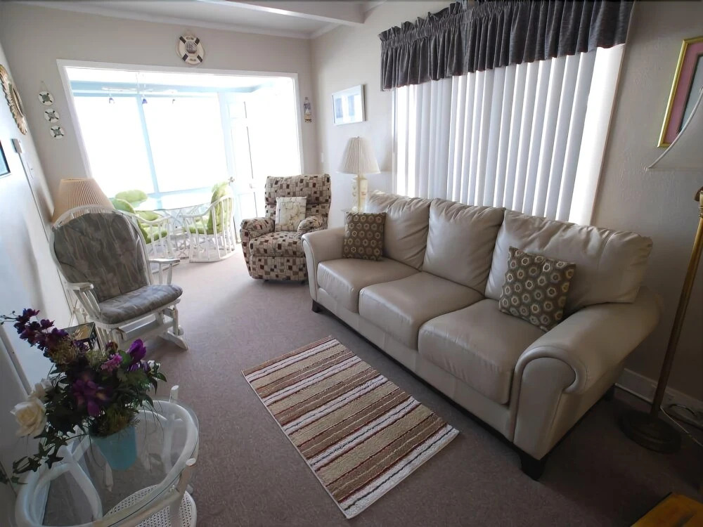 2710 W Ocean Front Lar 2 Bedroom Home