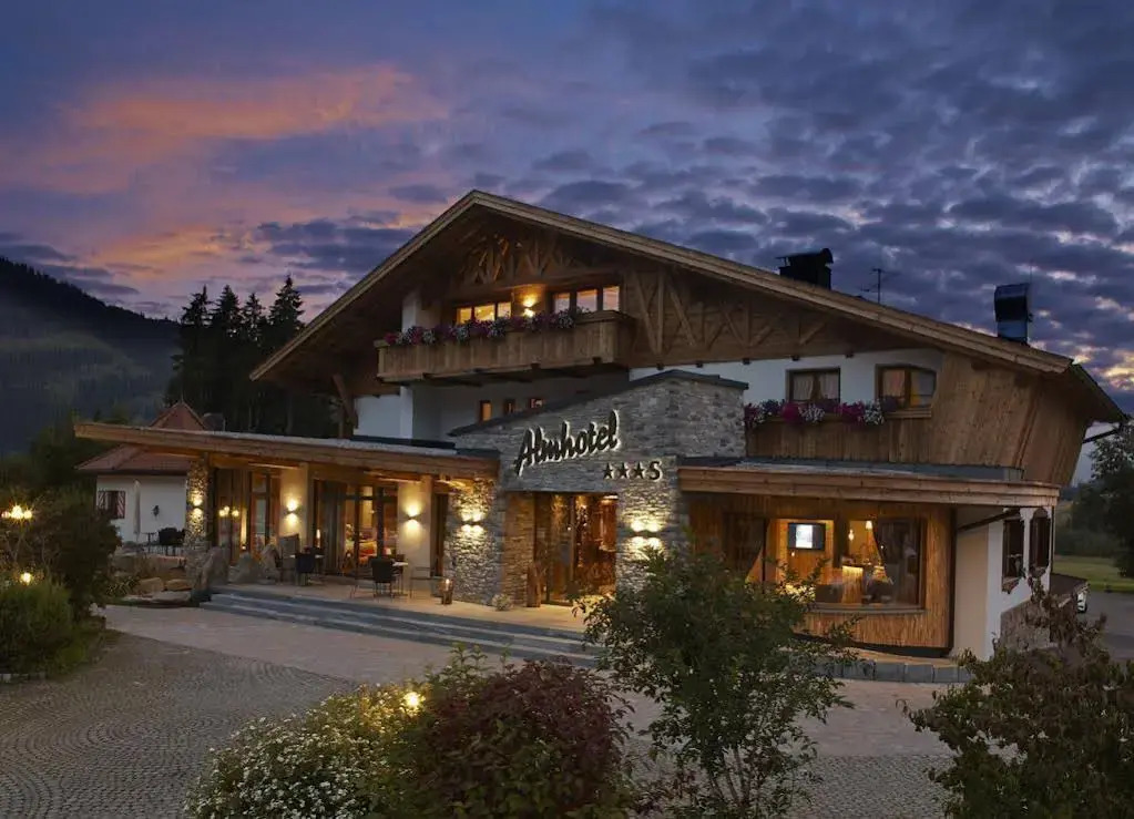 Almhotel Told