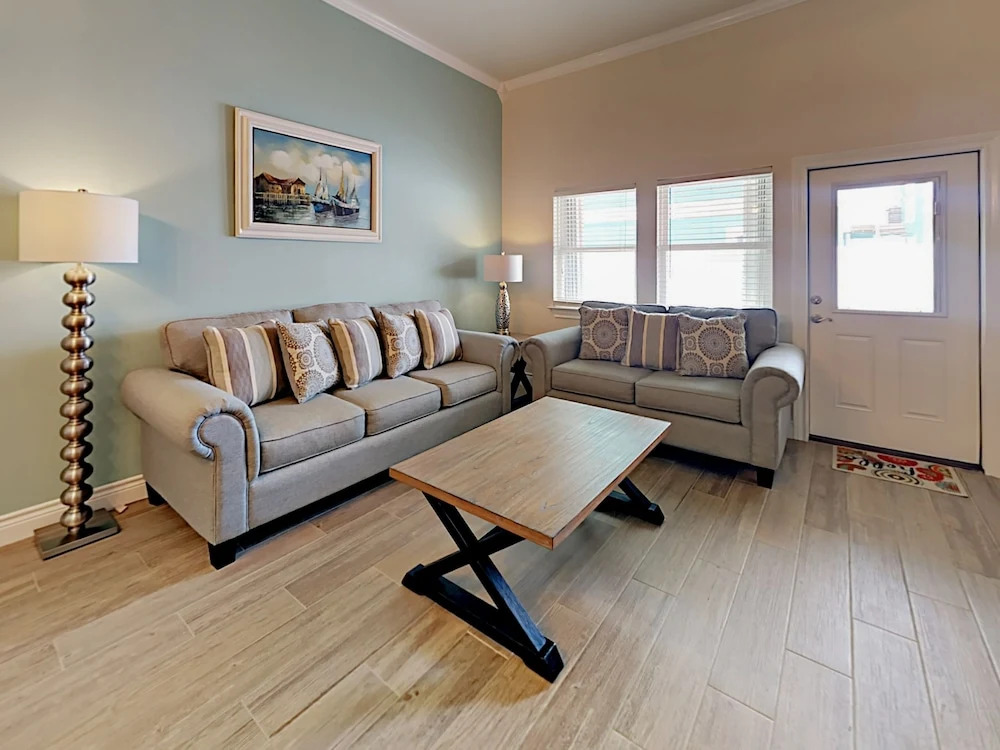 Quaint Seashore Condo in Port Aransas by RedAwning