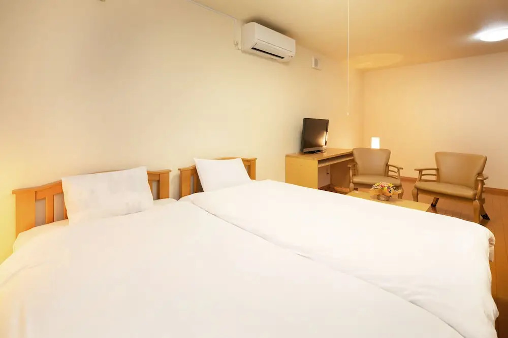 Lodging Hamanas II