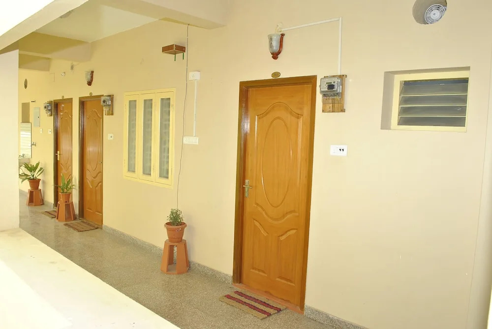 Vijayamcy Service Apartments