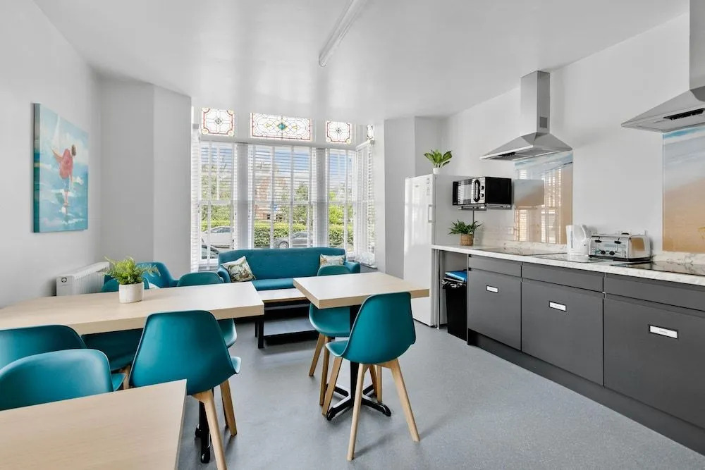 Park View R & R - Adult Only - Self-Catering - Free Parking - EV Point