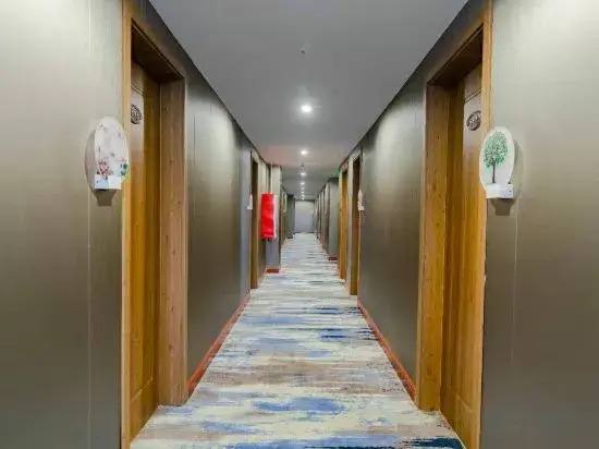 BoYue Hotel (Yiwu International Trade City)