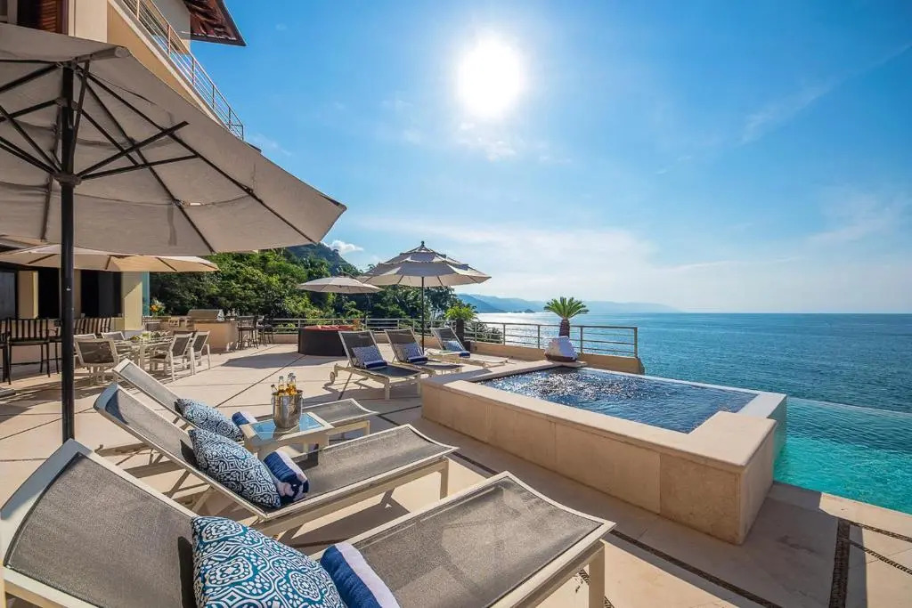 Conchas Chinas Villa Sleeps 10 with Pool and Air Con